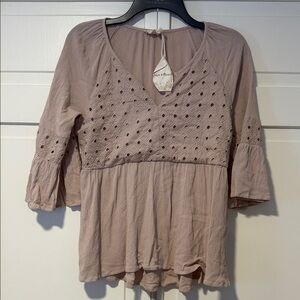 Hem & thread Beige Eyelet Women’s Blouse Bell sleeves medium